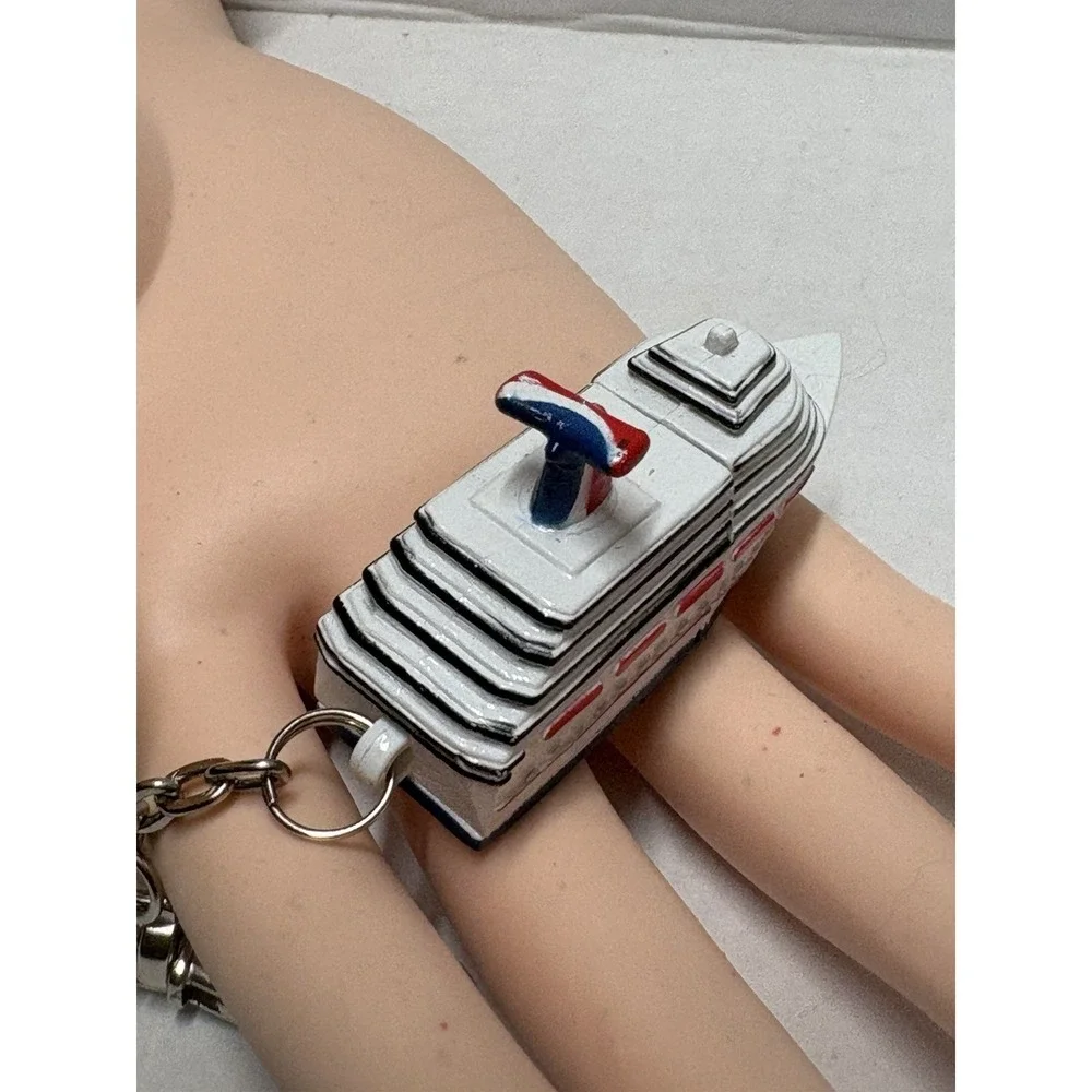 Carnival Cruise Lines Keyring  USB Drive Key Chain withiconic ships picture
